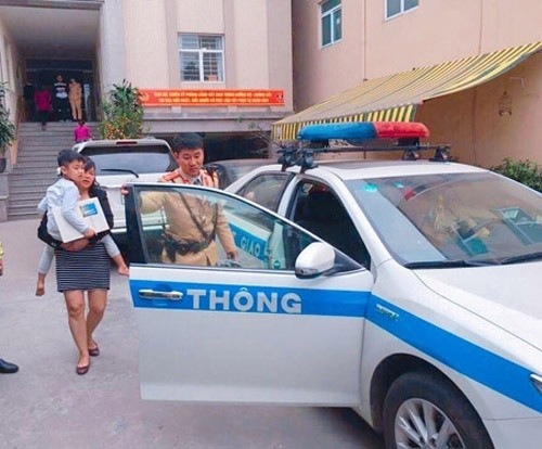ha noi tim thay gia dinh be trai di lac nho phieu be ngoan 3.jpg