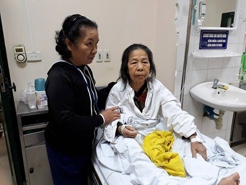 nguoi phu nu kho hon ca chi dau dang gianh giat su song tung ngay vi mac benh ung thu quai ac bn2.jpg