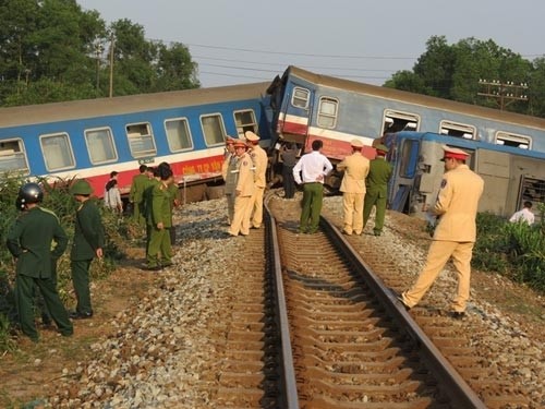 vu lat tau hoa tham khoc o hue pho tau tu nan chua kip ve gio cha 1.jpg