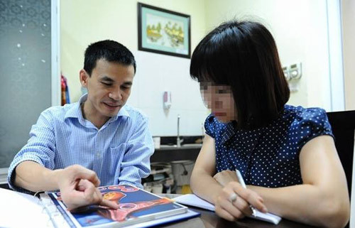 bac-si-nhat-tinh-trung-tu-trong-nuoc-tieu-de-kiem-con-cho-cap-vo-chong-hiem-muon-8.jpg