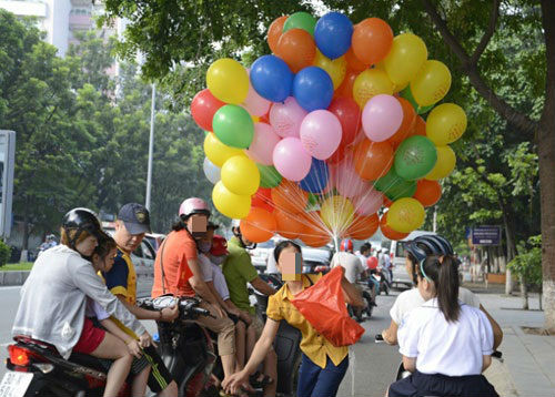 bac si noi gi ve loai bong gay tai nan nat mat thuong xay ra o nhung cuoc vui bong bay.jpg