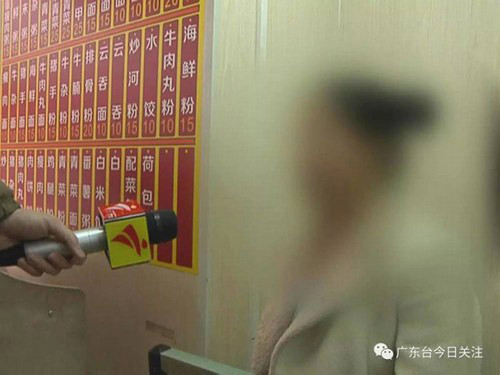 nguoi phu nu sinh lien tiep 8 dua con ly do khien nhieu nguoi khiep so 1.jpg