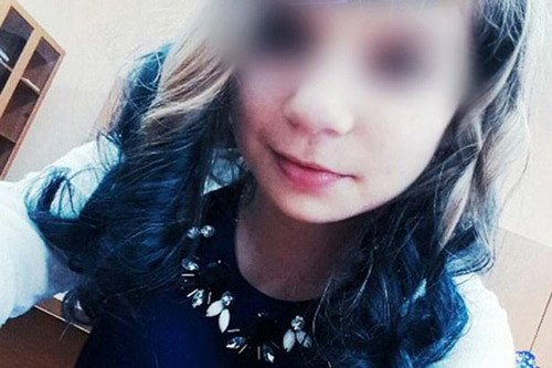 Nu sinh Nga chet tham vi dung dien thoai dang sac pin khi tam 4.jpg