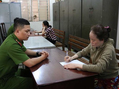 bua an trong nuoc mat cua 9 dua tre 4.jpg