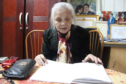 ba giao gia 19 nam gieo con chu mien phi cho tre mac benh dao tu kygiua thu do hpn1.jpg