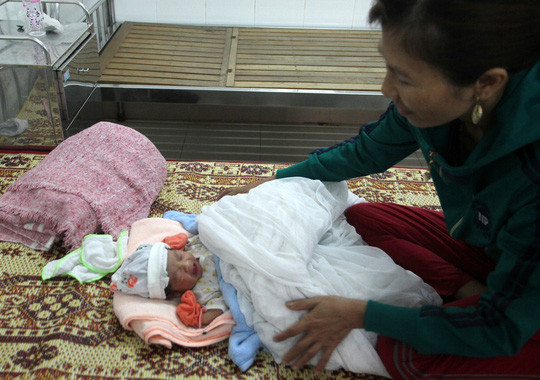 be trai so sinh nang 31 kg bi bo roi o canh muong thuy loi 6.jpg