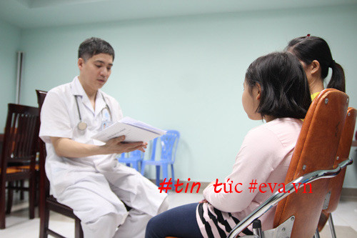 con day thi som bo me do loi tai ong ba cho su dung qua nhieu do an nhanh 2.jpg
