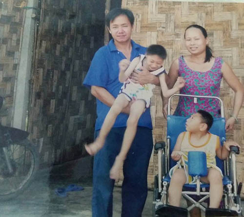 vo-cu-cua-ong-bo-nuoi-2-con-trai-bai-nao-bat-ngo-len-tieng-toi-khong-vo-tam-nhu-moi-nguoi-nghi-2.jpg