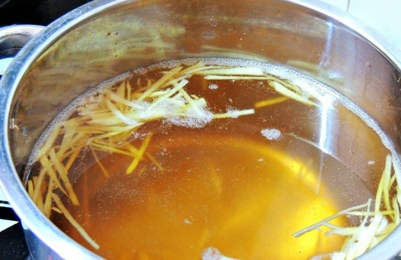 nuoc duong nau che troi nuoc