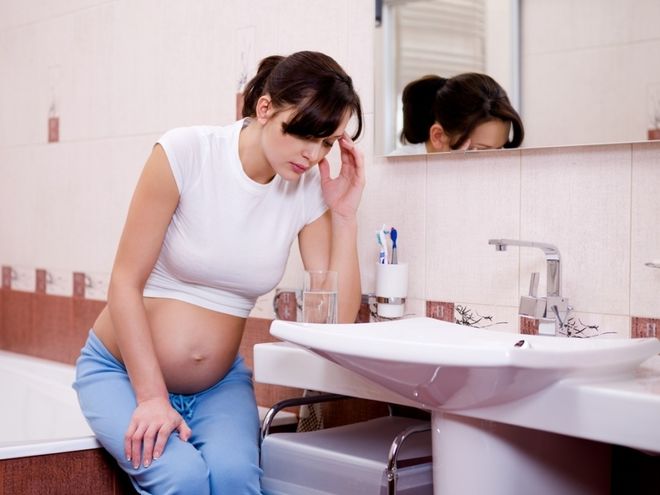 giai đoạn nôn và suy khiệt sức khi nhiễm độc thai nghén