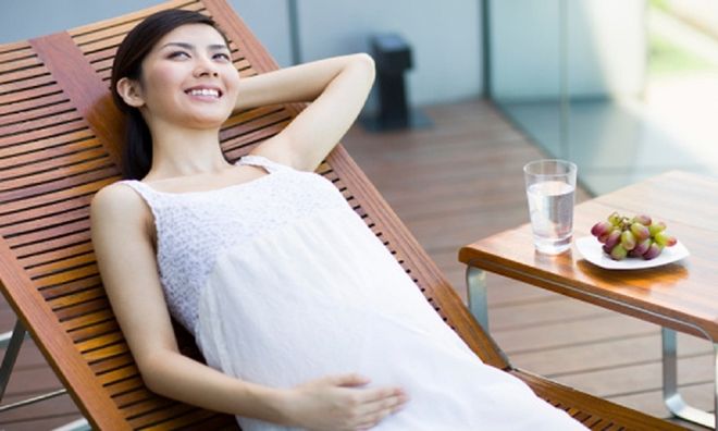 Mẹ bầu hạnh phúc khi cảm nhận được quá trình phát triển của thai nhi