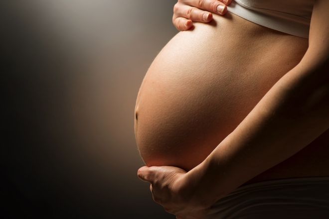 theo dõi cân nặng chuẩn của thai nhi là việc làm cần thiết đối với thai phụ
