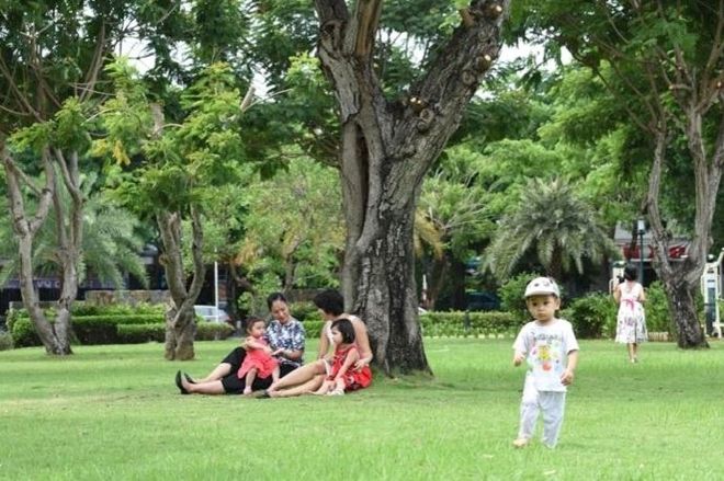 tập đi cho bé