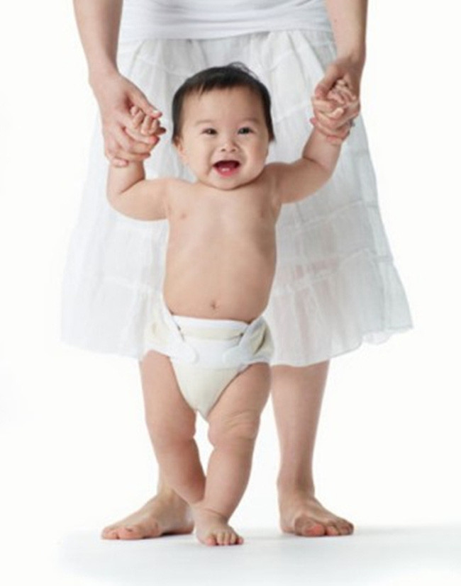 bé lười tập đi