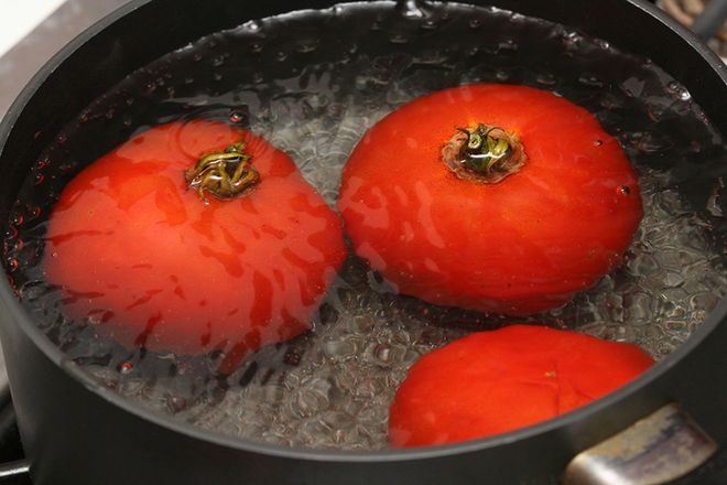 luộc cà chua