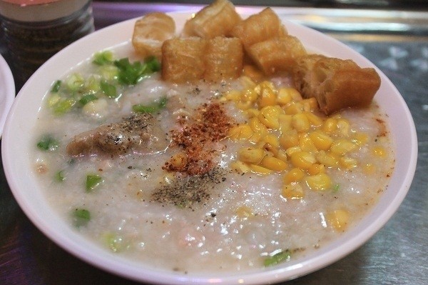 cháo sườn kèm quẩy