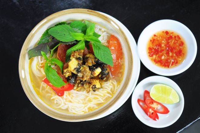 Bún ốc nóng