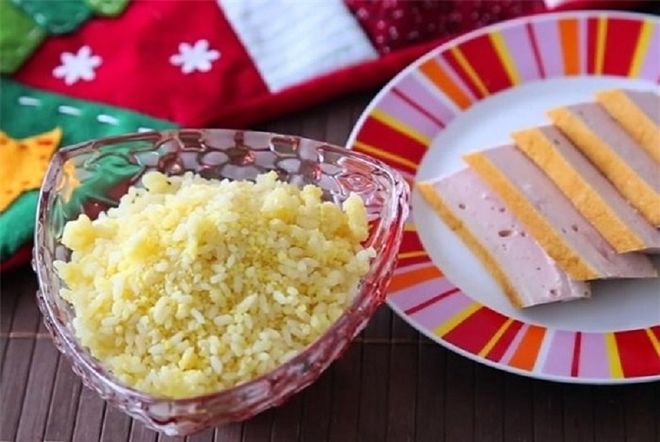 Xôi vò miền Nam ăn cùng giò chả