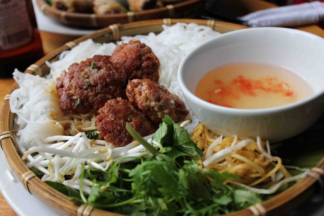 Thịt nướng chiên vàng ngon mắt