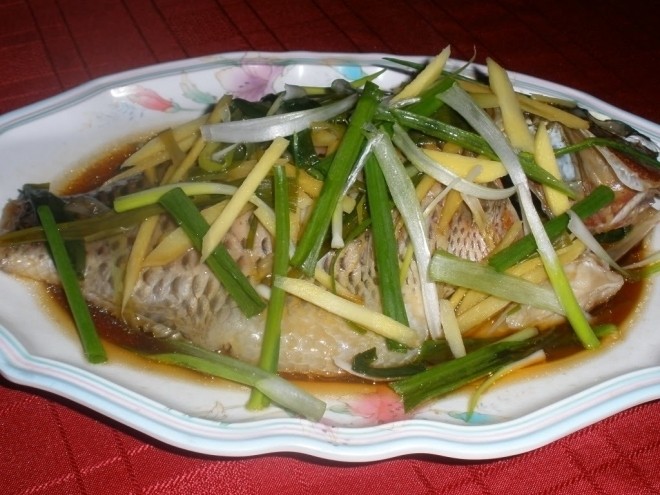 cách hấp cá rô phi với hành, gừng