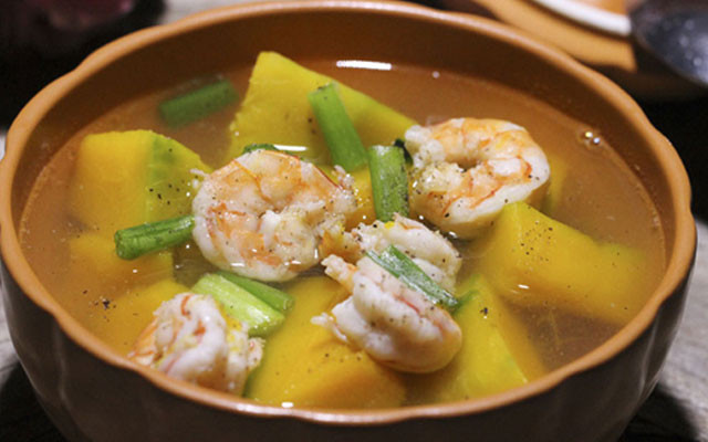 canh bí đỏ nấu tôm