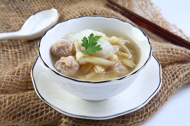 tô bún mọc nóng hổi
