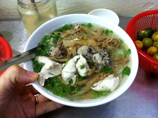 Bún mọc ngon nóng hổi