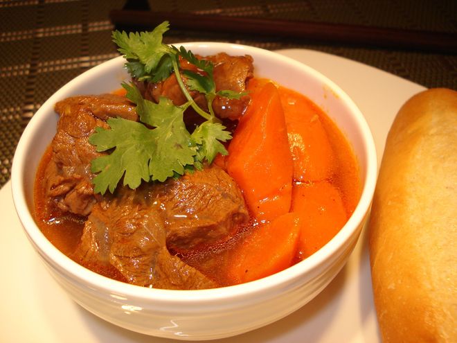bò kho chấm bánh mì