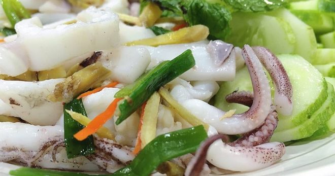 mực ống hấp hành gừng