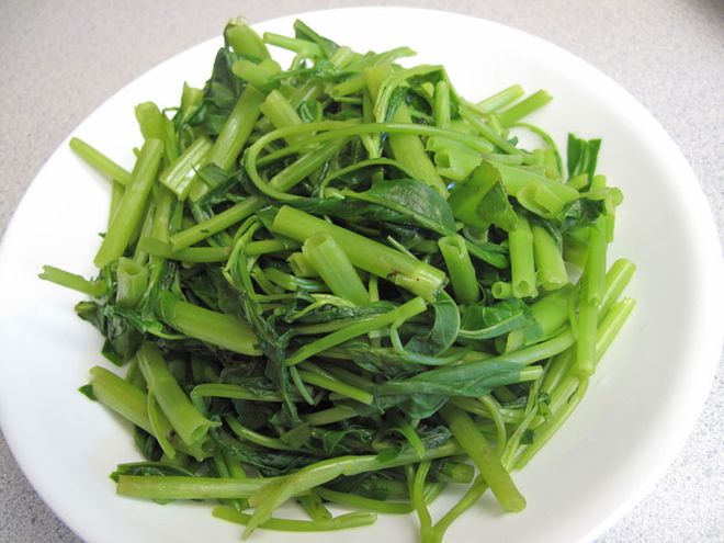rau muống luộc