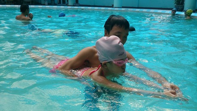 Dạy trẻ những kiểu bơi cơ bản