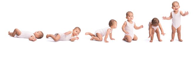 các mốc phát triển của trẻ sơ sinh
