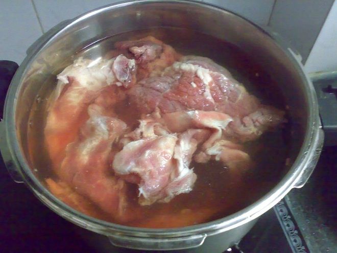 hầm xương bò