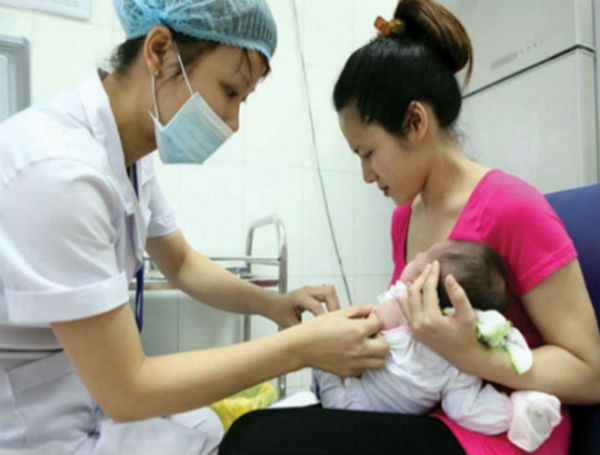 bé 2 tháng tuổi