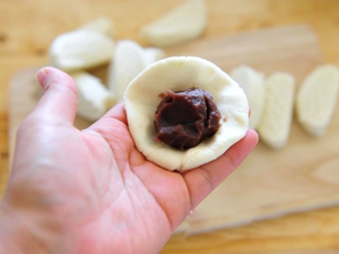 nặn bánh mochi