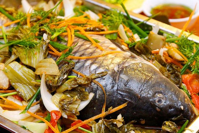canh cá chép om dưa