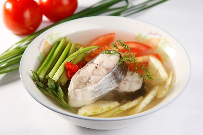 canh cá nấu dứa