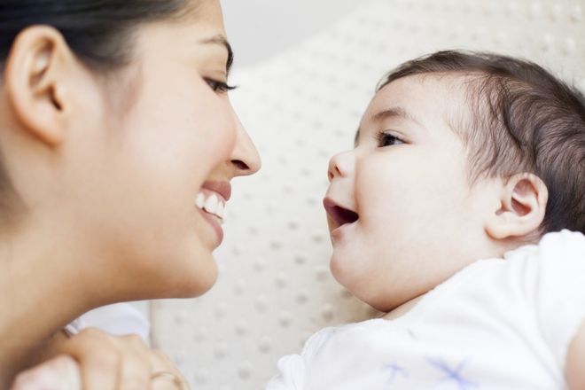 bé tập nói ba ba