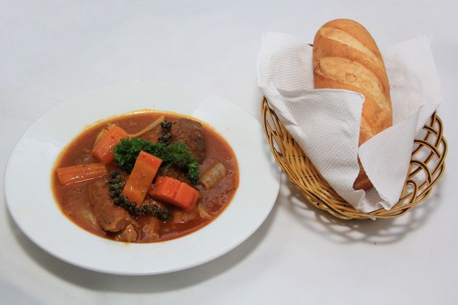 món bò hầm tiêu xanh