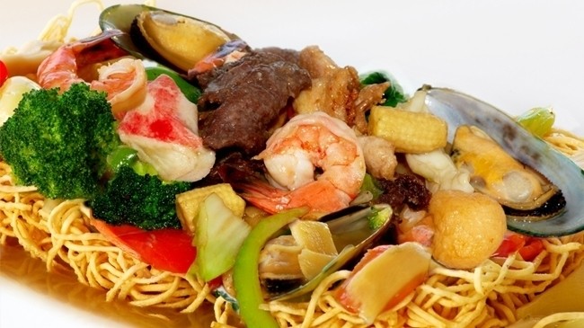 mì xào giòn thập cẩm