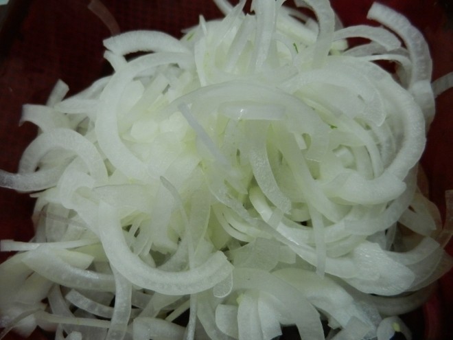 hành tây nạo sợi