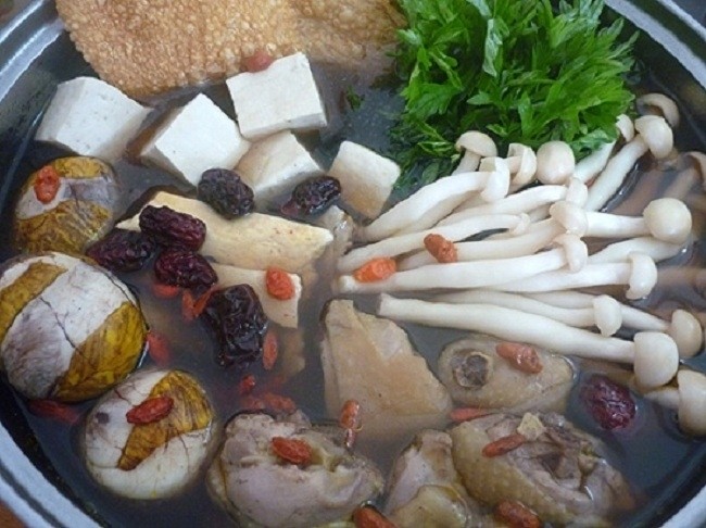lẩu gà nấm