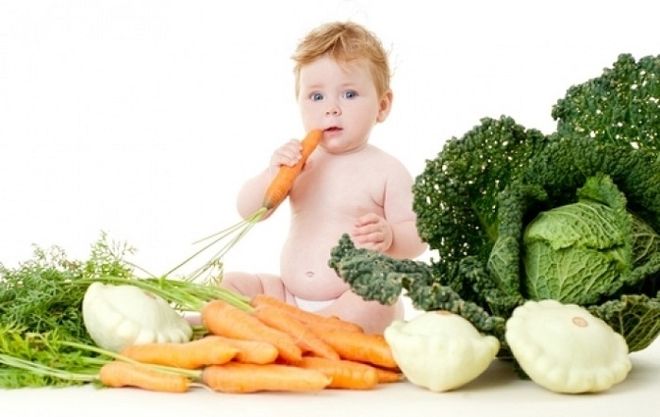 bé 6 tháng tuổi biết làm gì