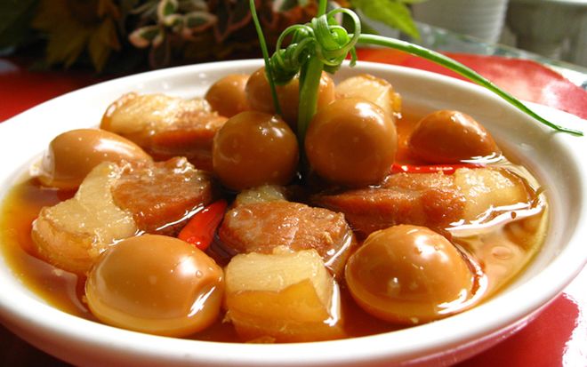 thịt kho tàu béo ngậy