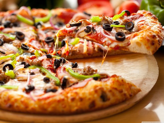 cắt pizza