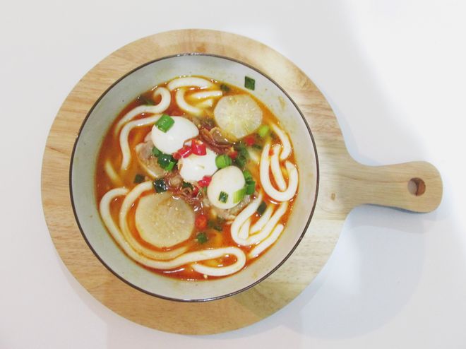 bánh canh trứng cút