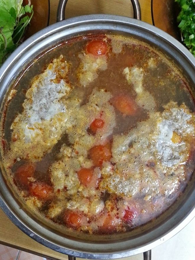 riêu cua bắt đầu sôi