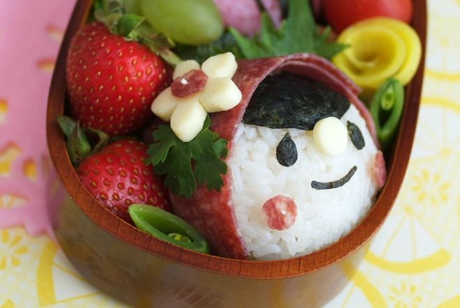 cơm bento cô bé
