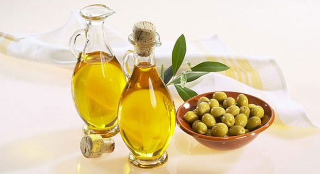 đừng sử dụng chất bôi trơn hóa học mà hãy dùng chất bôi trơn tự nhiên như dầu oliu