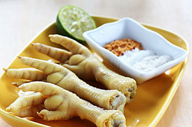 chân gà luộc thuốc bắc